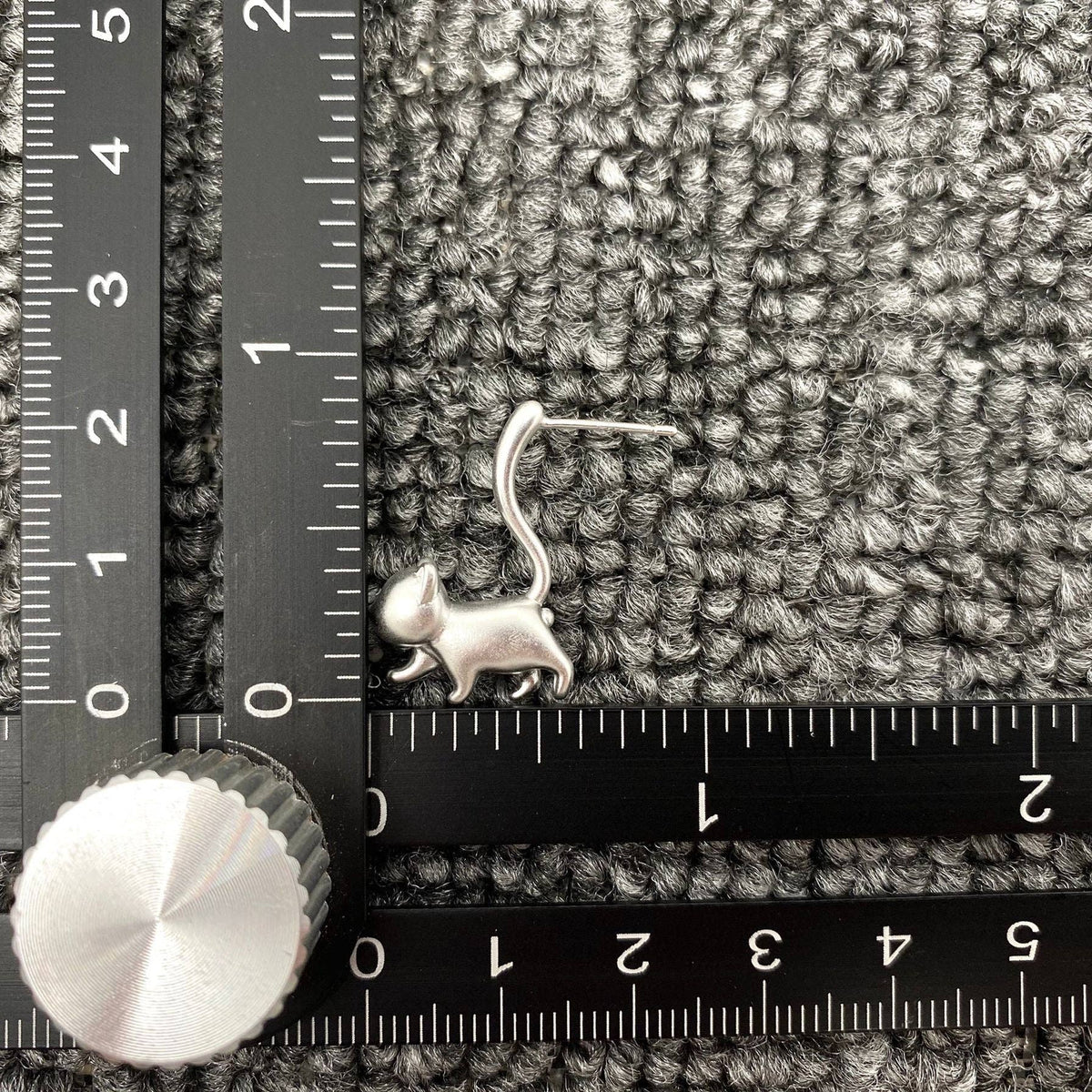 Creative Lazy Cat Frosted Design Ear Studs