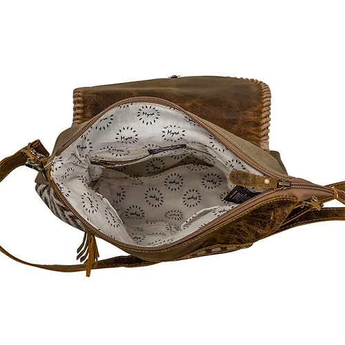 Sand Weaver Flapped Shoulder Bag