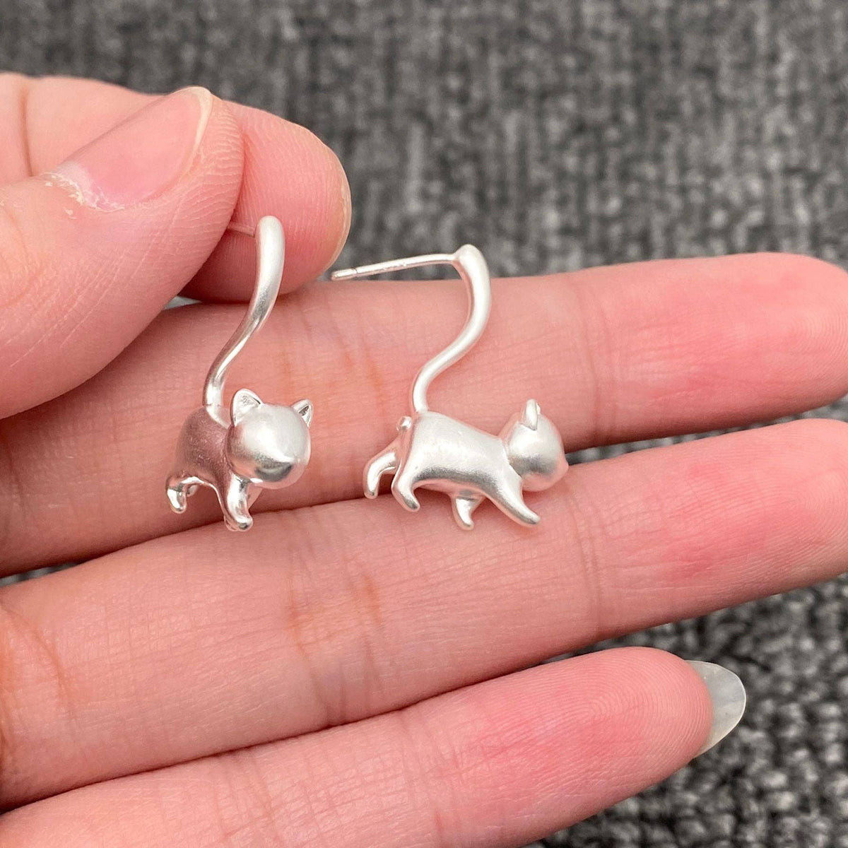 Creative Lazy Cat Frosted Design Ear Studs