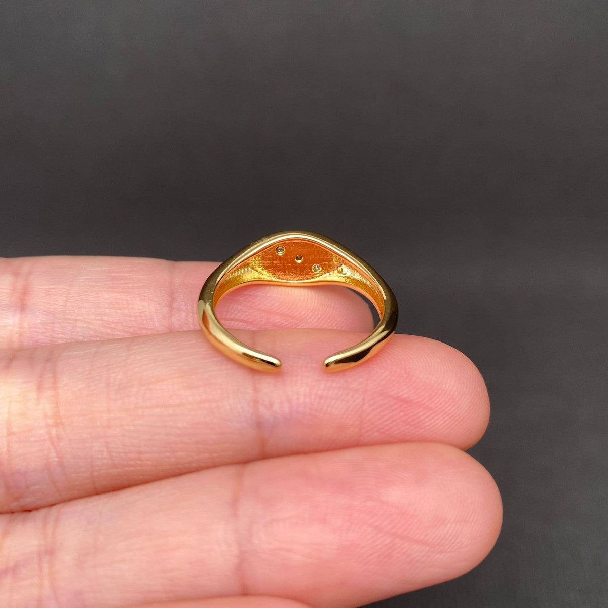 Rhinestone Inlaid Enamel Eyes Golden Ring