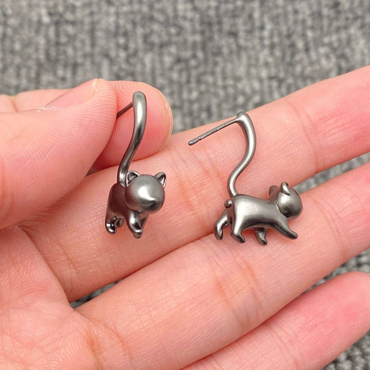 Creative Lazy Cat Frosted Design Ear Studs